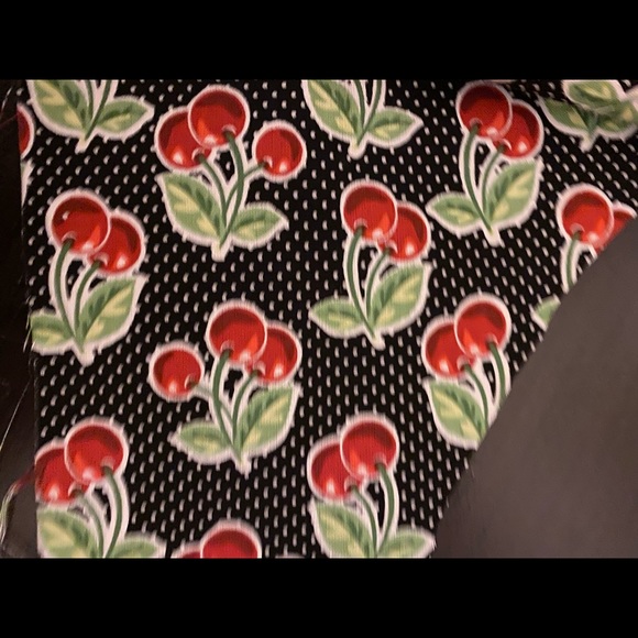 Mask with filter pockets! - Picture 7 of 16